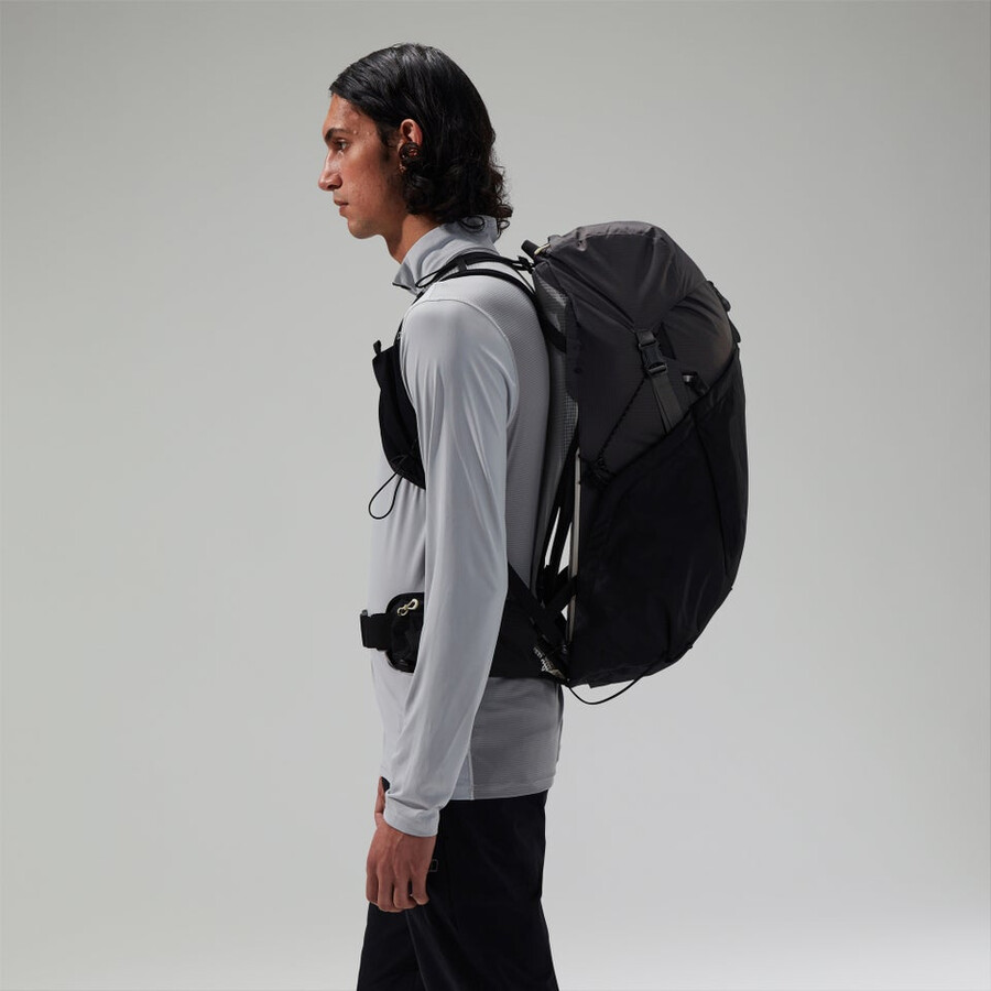 unisex freeflow 30l pack greyblack berghaus